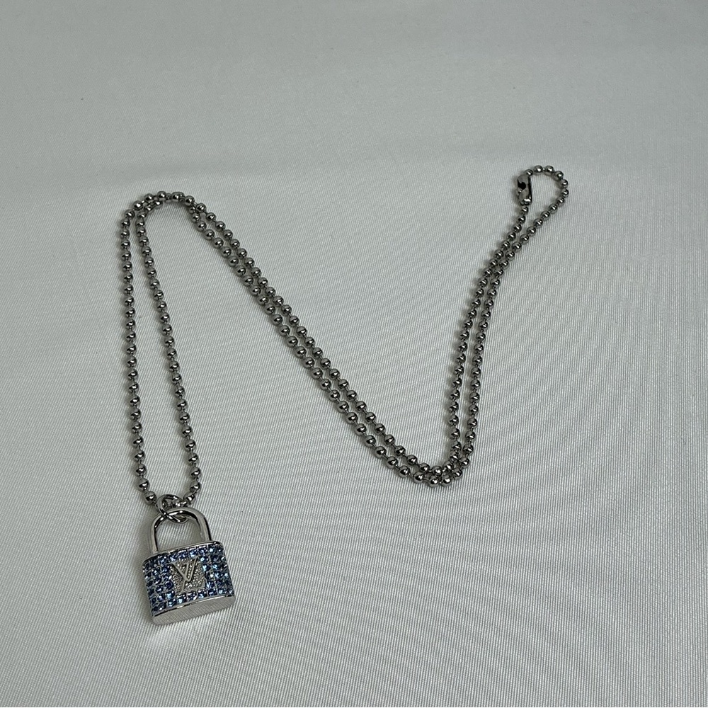 Louis Vuitton Blue Rhinestone silver lock Ball Chain Necklace
